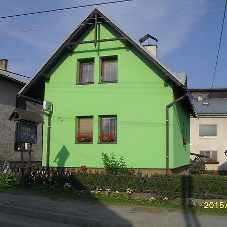 Penzion U Peta Hrustin Zewnętrze zdjęcie